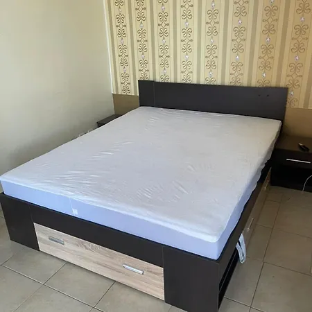 Deluxe In Sunny Apartament